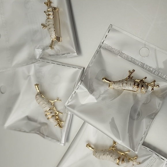 Caterpillar Brooch on a gold tone Branch - Picture 4 of 4